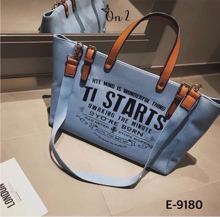กระเป๋าสะพาย Shopping มาใหม่ หน้าพิมพ์ตัวอักษรภาษาอังกฤษ สายถือแต่งหนัง มาพร้อมสายสะพายยาว