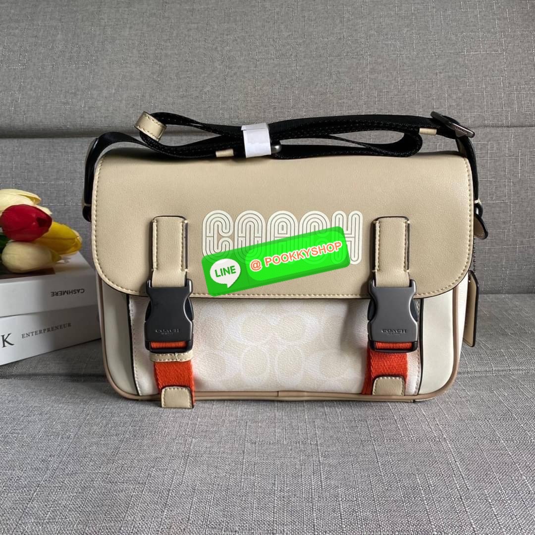 COACH TRACK CROSSBODY IN COLORBLOCK SIGNATURE CANVAS WITH COACH PATCH (C6657) 🛍🛍กระเป๋าสะพายทรงแมสเซ็นเจอร์ ทรงสวยรุ่นที่ต้องมีติดตัวคะหนุ่มๆ จุของได้เยอะมากแบ่งเป็นสัดเป็นส่วน วัสดุหนังแคนวาสสลับหนังแท้ กระเป๋ามีตัว ล็อค มีซิปด้านใน ด้านห