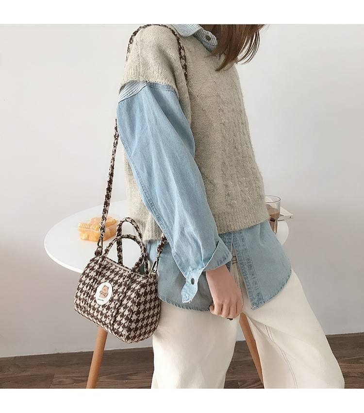 รุ่นใหม่ พร้อมส่ง!!!!!! Bakery Bear bottle bag กระเป๋าถือน่ารักขนฟู มาพร้อมสายสะพายยาวที่ถอดออกได้ ใช้งานได้ตามชอบ