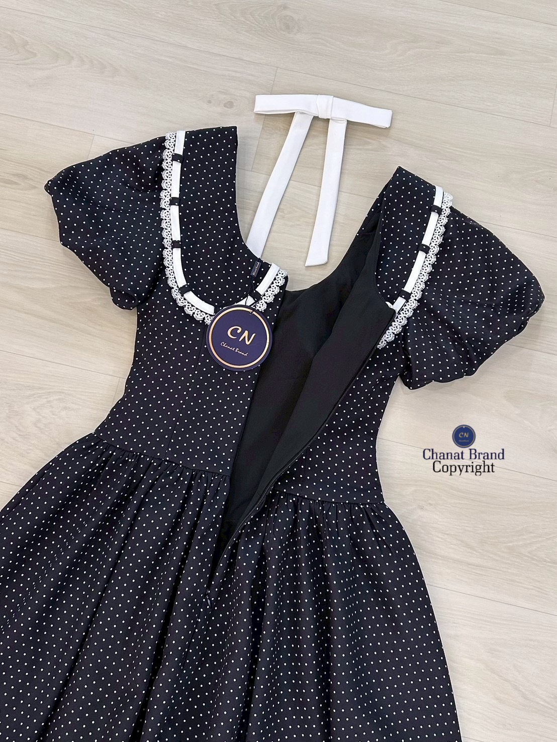 เดรสแฟชั่น มินิเดรสแขนตุ๊กตาสีดำลาย polka dot คอปกใหญ่