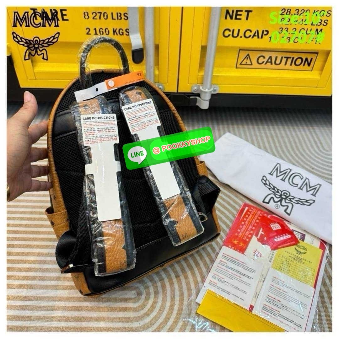 MCM Small Stark Mega Laurel Visetos Backpack กระเป๋าเป้คอลใหม่ไซส์เล็ก ดีไซน์โลโก้ด้านหน้าสวยหรูโดดเด่น Best seller Unisex ของงานเป้จริงๆ ใช้ได้ทั้งหนุ่มๆและสาวๆ เรียบหรูกว่าเดิมไปอีก สายสะพายสามารถปรับได้ตามตัว ดีไซน์และฟังก์ชั่นการใช้งาน ตอบโจทย์แน่นอน