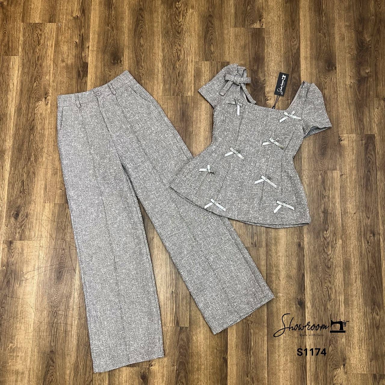 ชุดเซทแฟชั่น เซ็ตเสื้อแขนสั้น คอเหลี่ยม แต่งโบว์ มาพร้อมกางเกงขายาวทรงสวยเข้าเซ็ต