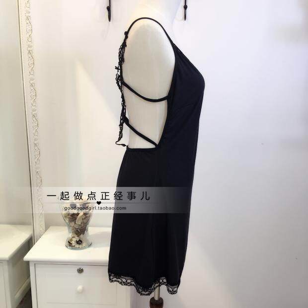 ชุดนอนเซ็กซี่ ชุดนอนสายเดี่ยว สีดำ แต่งสายลูกไม้ปักด้านหลัง สวยเปรี้ยว เนื้อผ้ายืด เกรดพรีเมี่ยม นุ่มลื่น เย็นสบาย +G-string