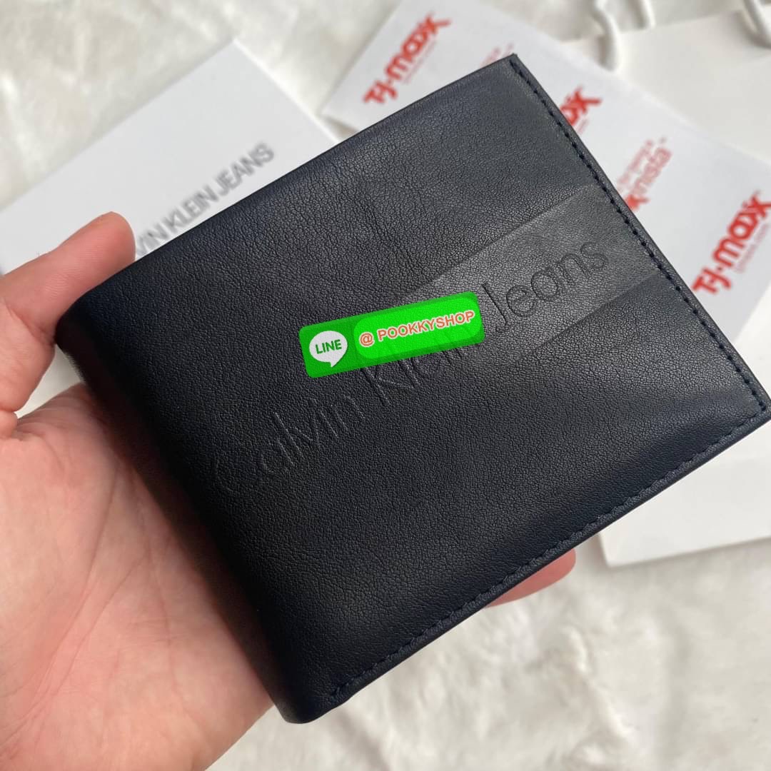 Calvin Klein leather wallet with credit card fold set กระเป๋าสตางค์ใบสั้น และ ที่ใส่บัตรย่อย สุดคุ้มมอบให้เป็นของขวัญหรือใช้เองก็แนะนำค่ะ set นี้มาเท่าไรก็หมดคะ รีบจับจองนะคะ มาพร้อมถุงกระดาษแบรนด์ด้วยนะคะ