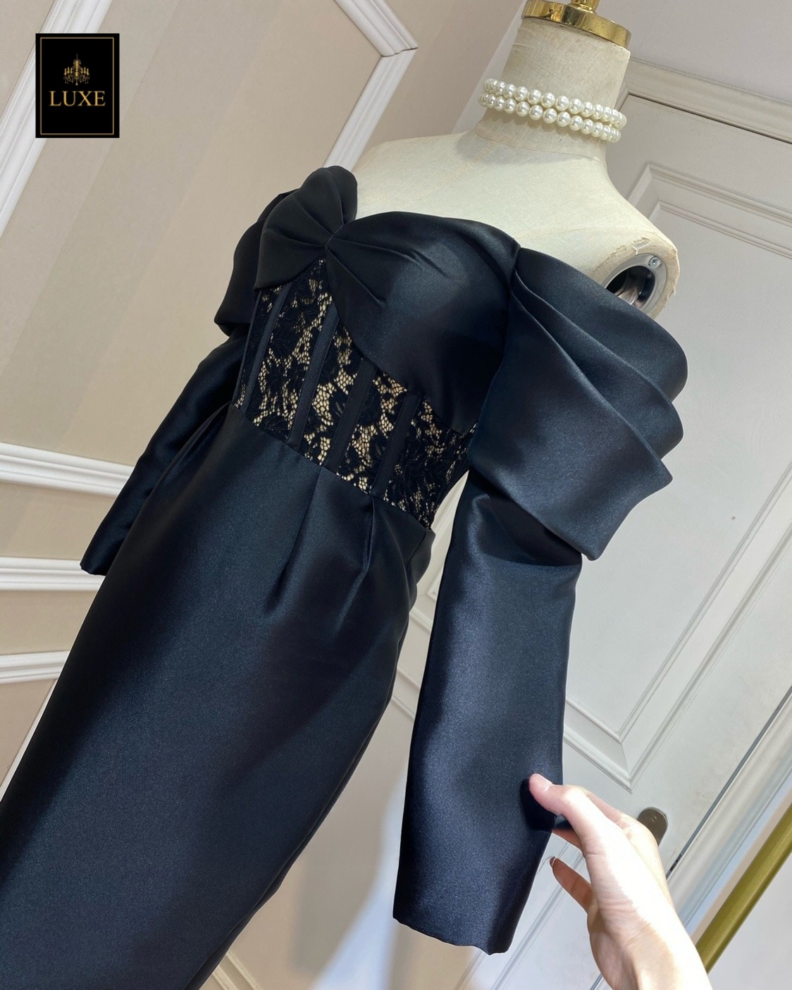 เดรสแฟชั่น เดรสเสื้อเปิดไหล่แขนยาว กระโปรงทรงสอบ