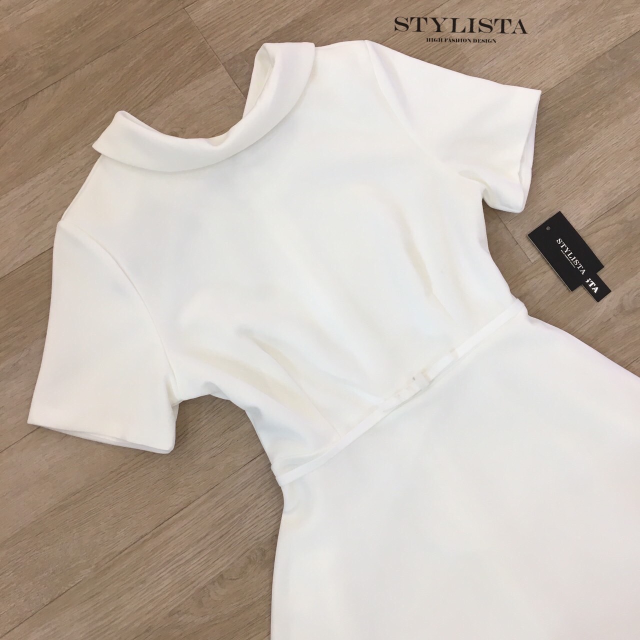 เดรสแฟชั่น เดรสสีขาวเรียบหรู ใส่แล้วดูแพงมากแม่! แพลตเทินดีงาม ใส่สวยเปะสุดๆ