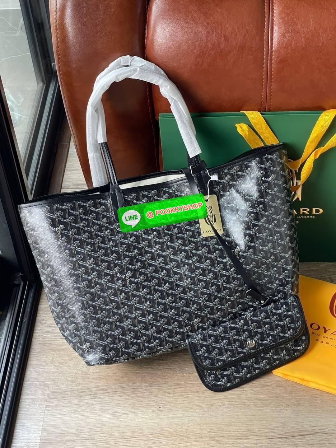 💕 Goyard Saint Louis Pm Bag กระเป๋าสุดคลาสสิกจากแบรนด์เก่าแก่ของฝรั่งเศส ความพิเศษคือแต่ละใบต้องเพนท์ลายโมโนแกรม Chevron ด้วยมือเท่านั้น จึงเป็นเหตุผลที่กระเป๋า Goyard กลายเป็นหนึ่งในกระเป๋าที่คนต้องการ โดยเฉพาะรุ่น St. Louis Tote ที่ว่ากันว่าเป็น