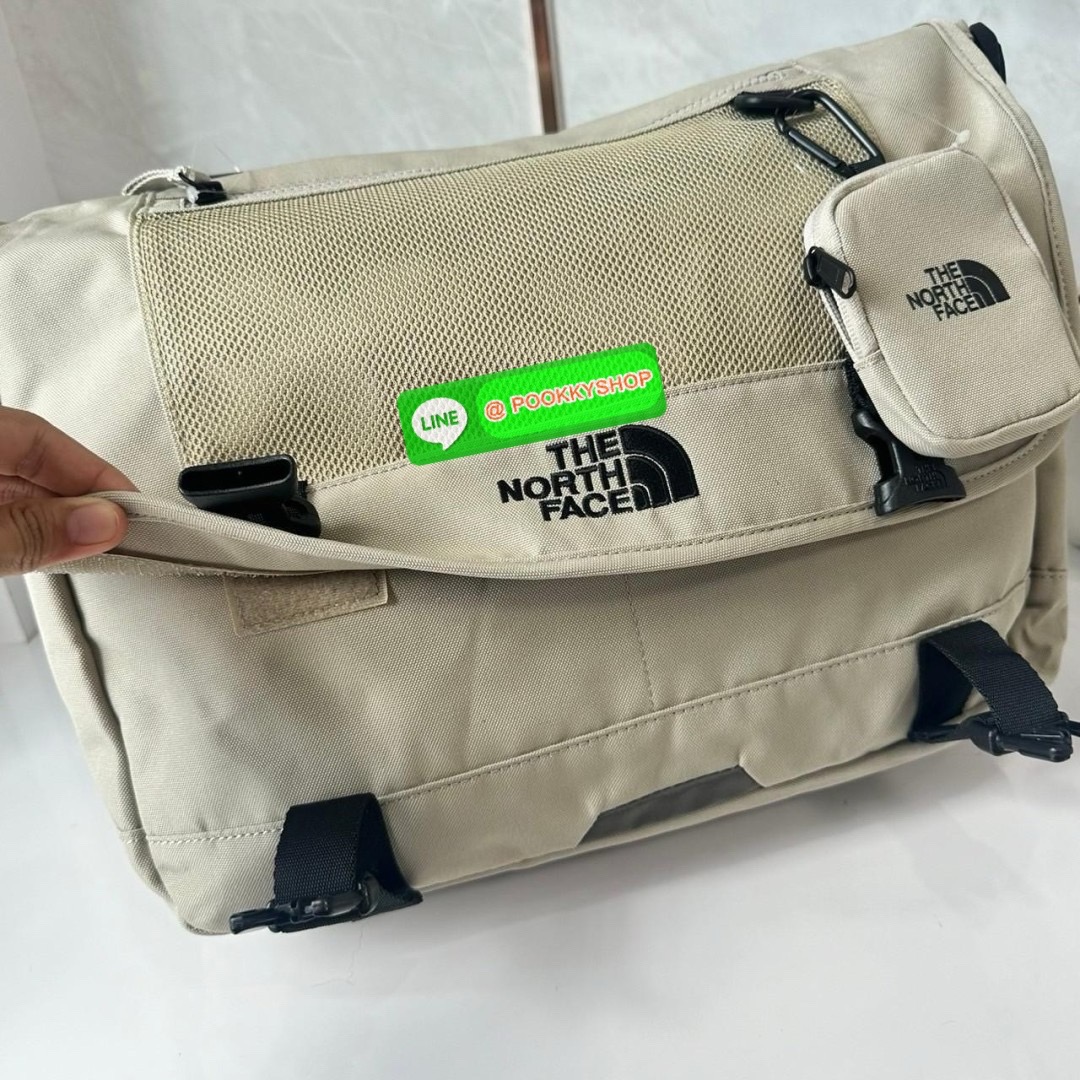 he North Face SUPER MESSENGER BAG L NN2PQ00J BLACK UNISEX 🔖กระเป๋าสะพายข้างมัลติฟังก์ชั่น! ทันสมัยและใช้งานได้หลากหลาย Item ที่ต้องมีเมื่อออกไปข้างนอก! ใช้งานได้จริงและมีสไตล์อเมริกันเทห์สุดๆ สามารถใช้ได้ทั้งผู้หญิงผู้ชาย สะพายไปทำงานไปเรียน เที่ย
