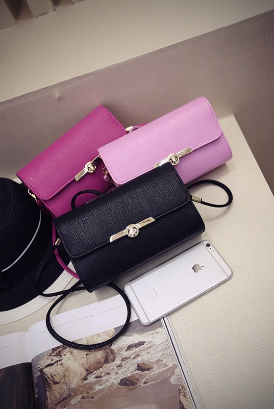 กระเป๋าสตางค์ กระเป๋าคลัชมือ กระเป๋าสะพายข้าง สีดำ เนื้อสวย เรียบหรู คุณหนูมากๆคะ size :ยาว19*สูง12*หนา 6cm