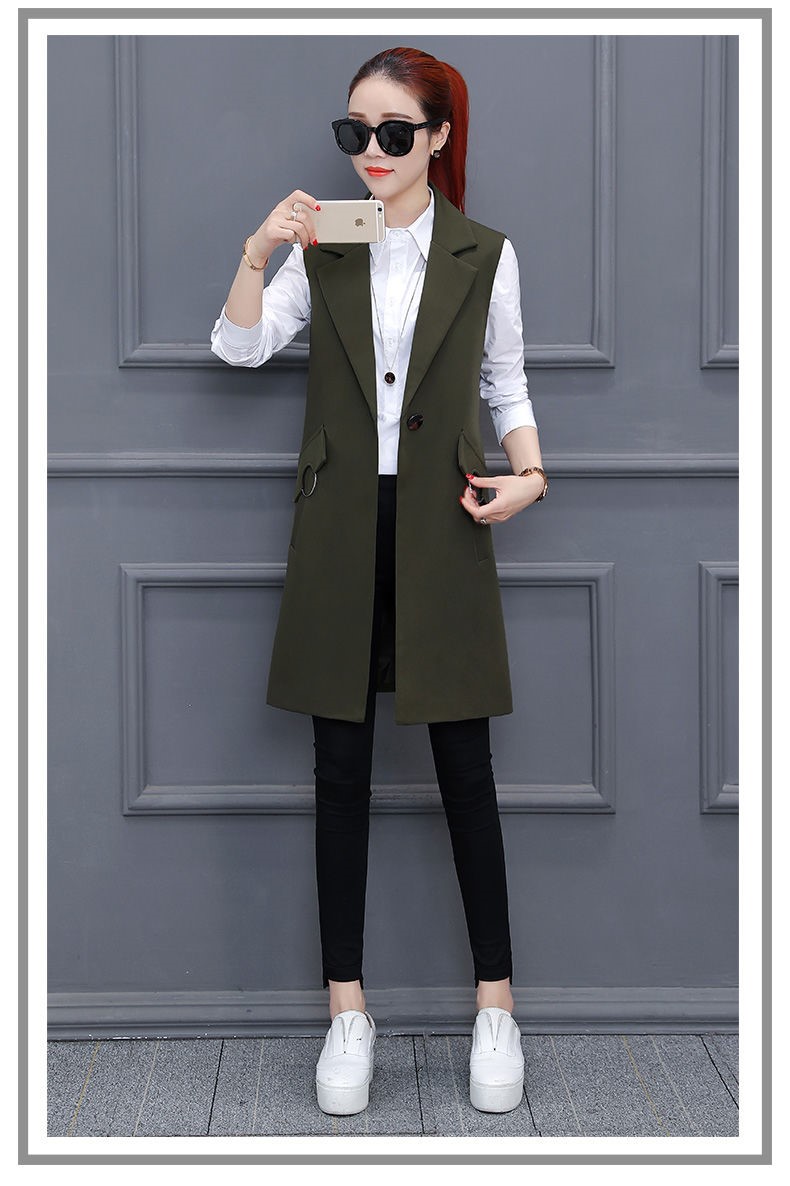 เสื้อสูทนำเข้า : เสื้อกั๊กสูทแฟชั่น เสื้อกั๊กแฟชั่น สีเขียว เสื้อสูทแขนกุด เนื้อผ้า Polyester งานสวย คุณภาพดี มีซับใน ใส่สบาย ทรงเนี๊ยบ งานสวยเหมือนแบบ 100 % ค่ะ คอปก ติดกระดุมเม็ดเก๋ รูปทรงสุดหรู ตัวยาวคลุมสะโพก ใส่ทำงานได้ หรือ ใส่เที่ยวก็เก๋ๆ มีกระเป๋า