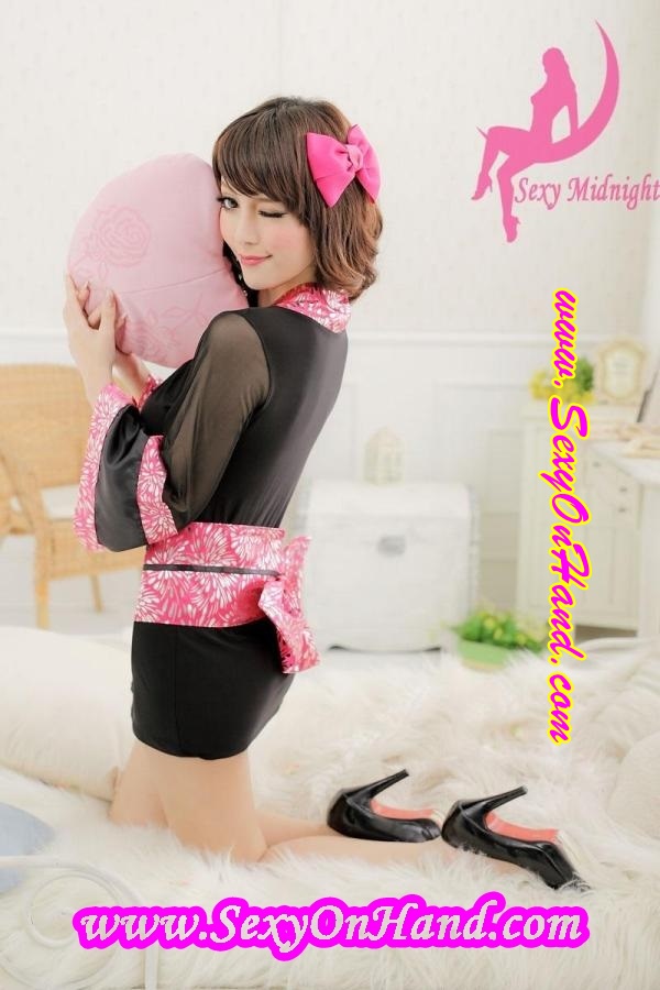 ชุดคลุมเซ็กซี่ กิโมโน เซ็กซี่ ซีทรู แนวเกอิชา นางรำญี่ปุ่น สีชมพู-ดำ ตัวชุดเป็นผ้าซีทรูเนื้อผ้าดี มีน้ำหนัก และทิ้งตัวมาก ใส่สบาย นุ่มลื่น ผ้าคาดสีชมพูมีลาย สีเงินในตัว พร้อมโบว์สำเร็จ +G string เข้าชุดคะ สำเนา