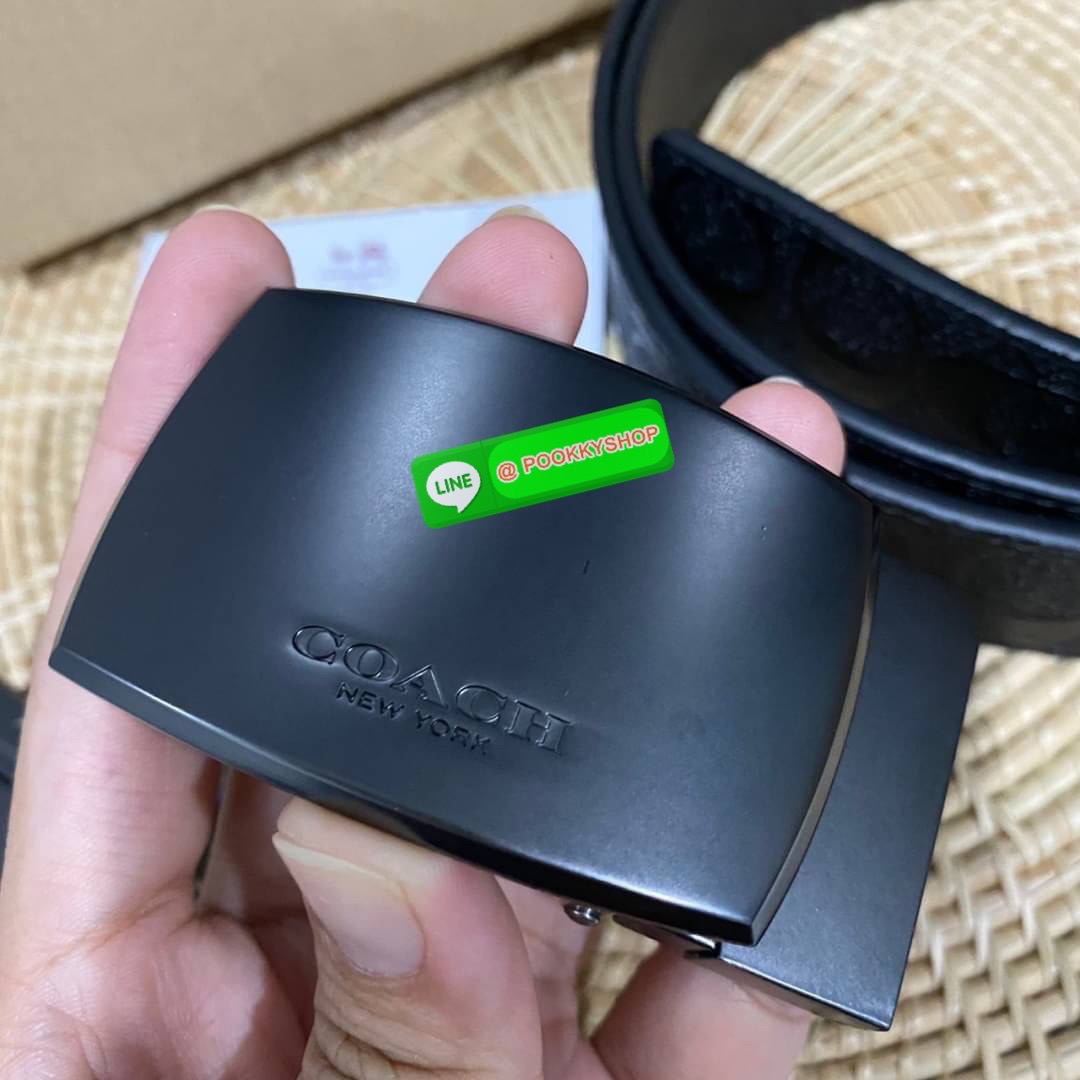 Coach Men’s Belt Double Buckle Double Sided Box Set Belt For Gift Coach Set เข็มขัดสำหรับผู้ชาย ภายในเซทมีสายเข็มขัด วัสดุ PVC 1 เส้น และ หัวเข็มขัด 2 แบบ2สไตล์ หัวเข็มขัดปั้มแบรนด์ รุ่นนี้สามารถหมุนกลับด้านสลับใช้งานง่ายทั้ง2ด้าน สายเข็มขัดปรับระดับได้เจ