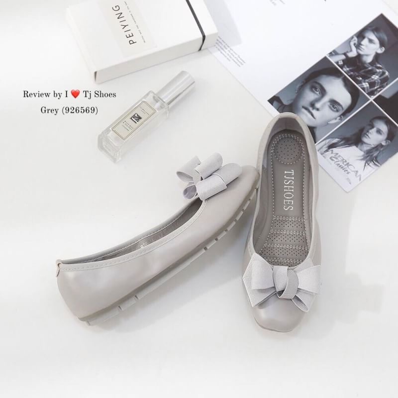 ใครชอบเกร๋ๆน่ารักๆ ใส่นุ่มเบาสบายต้องคู่นี้เลยจร้า พร้อมส่ง รองเท้าคัชชูเพื่อสุขภาพ รุ่นนี้เป็นงานสั่งทำพิเศษใช้วัสดุเกรดดีทั้งคู่ หนังนิ่มมากกกกก ส้นเกรด A น้ำหนักเบา พื้นบุนิ่มมีรูระบายอากาศใส่แล้วไม่อับเท้า ใส่นุ่มเดินสบายเท้ามากๆใส่แล้วปังมว๊ากพูดเลย