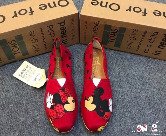 Toms Shoes พร้อมส่งค่ะส่งสุดฮิตรองเท้าสุดป๊อบมาทั้งลายNormal และลาย limited edition ใครรอรุ่นนี้อยู่ห้ามพลาดนะคะ