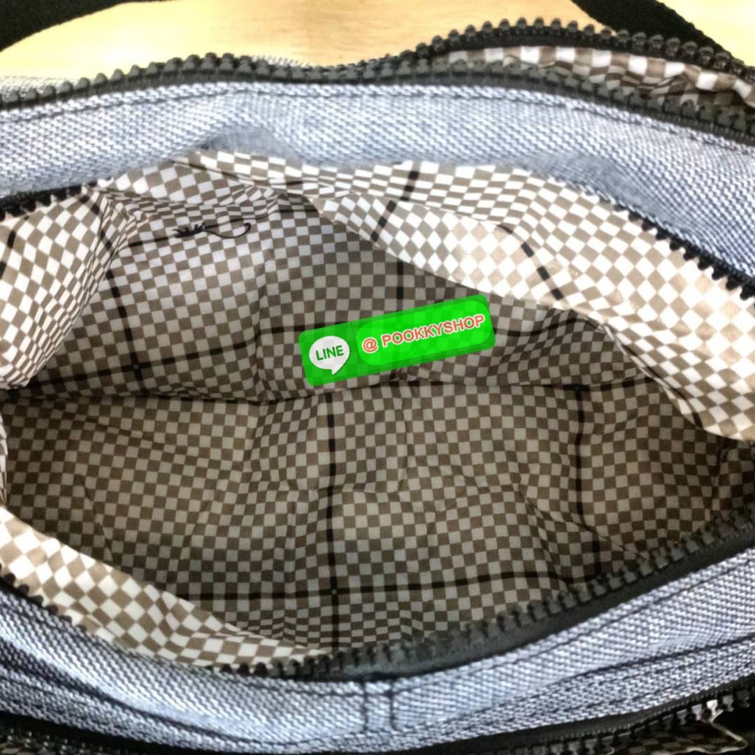 KIPLING RETH CROSSBODY BAG ซับในตาราง วัสดุ Nylon+polyester กระเป๋าสะพายข้างหรือ สะพาย Crossbody ได้ ช่องหน้าเปิด-ปิด ด้วยซิป พร้อมช่องแยกบ่อยด้านข้าง ช่องหลัก 2 ช่อง ด้านในโล่งกว้าง สามารถจุสัมภาระได้เยอะ พร้อมช่องซิปหลัง สายสะพายปรับระดับสั้น-ยาว ได้ fr