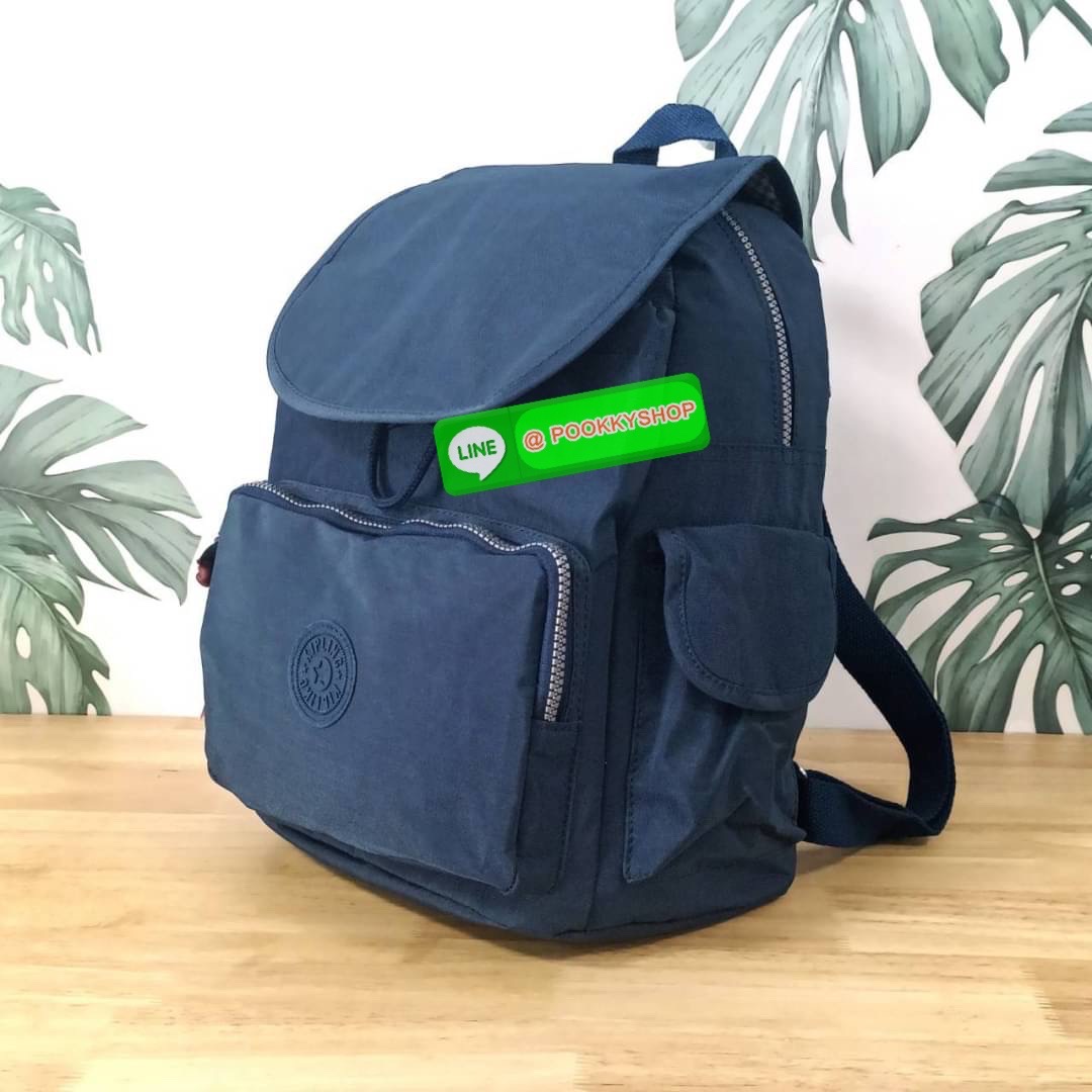 Kipling City Pack Medium Backpack กระเป๋าเป้ Kipling ขนาดกลาง วัสดุ Polyester 100% มีหูหิ้วด้านบน -ด้านหลัง มีซิปหลัง 1ช่องลึก -ด้านข้างมีช่องใส่ของเล็กน้อยทั้ง 2 ด้าน เปิด-ปิด ด้วยกระดุมแม่เหล็ก -ด้านหน้ามีช่องซิปใส่ของแยก 1 ช่อง และ ช่องปรับขนาดด้วยสายล