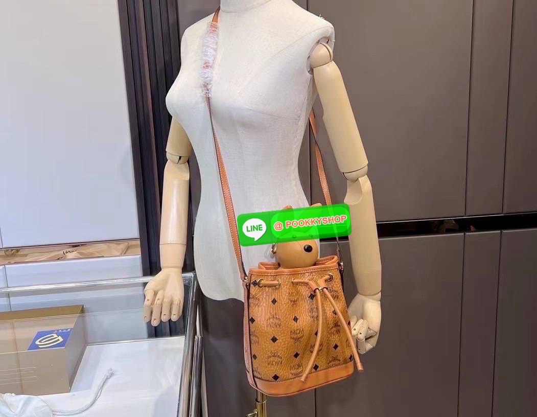 👜 MCM Park Rabbit Drawstring Bag in Visetos 👜 🐰 • กระเป๋าทรงถังรุ่นลิมิเต็ดสุดน่ารัก Park Rabbit Drawstring Bag จากคอลเลกชัน MCM Zoo 🐰 • วัสดุ Visetos Coated Canvas ลายโมโนแกรมเอกลักษณ์ของแบรนด์