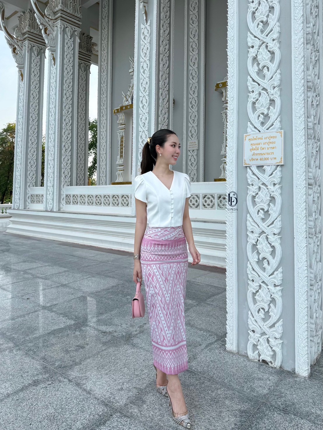 ชุดเซทแฟชั่น ชุดไทยสองชิ้นผ้าถุงเป็นผ้าพิมพ์ลายเกรดพรีเมี่ยม มีด้วยกันสองสีนะคะ สีฟ้าและสีชมพู