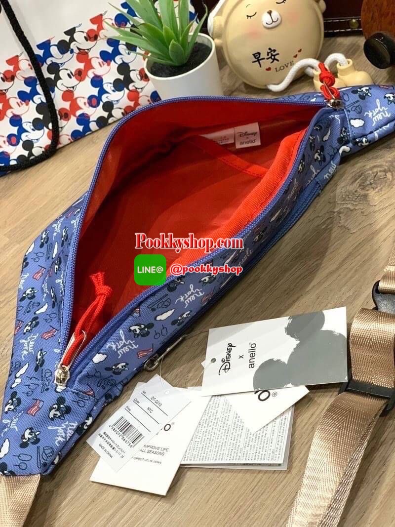 ANELLO กระเป๋าคาดอก CROSSBODY MINI DISNEY X ANELLO รุ่นDT-G010 กระเป๋าทรงคาดอก คาดเอว หรือสะพายครอสบอดี้ จากDisney x anello ซีรีย์ Let's travel with Mickey คอลเลคชั่นใหม่ที่มีการนำทั้ง 5 ประเทศ เอาสถานที่มาวางบนตัวกระเป๋าและมีตัวการ์ตูนสุดคลาสสิคอย่า