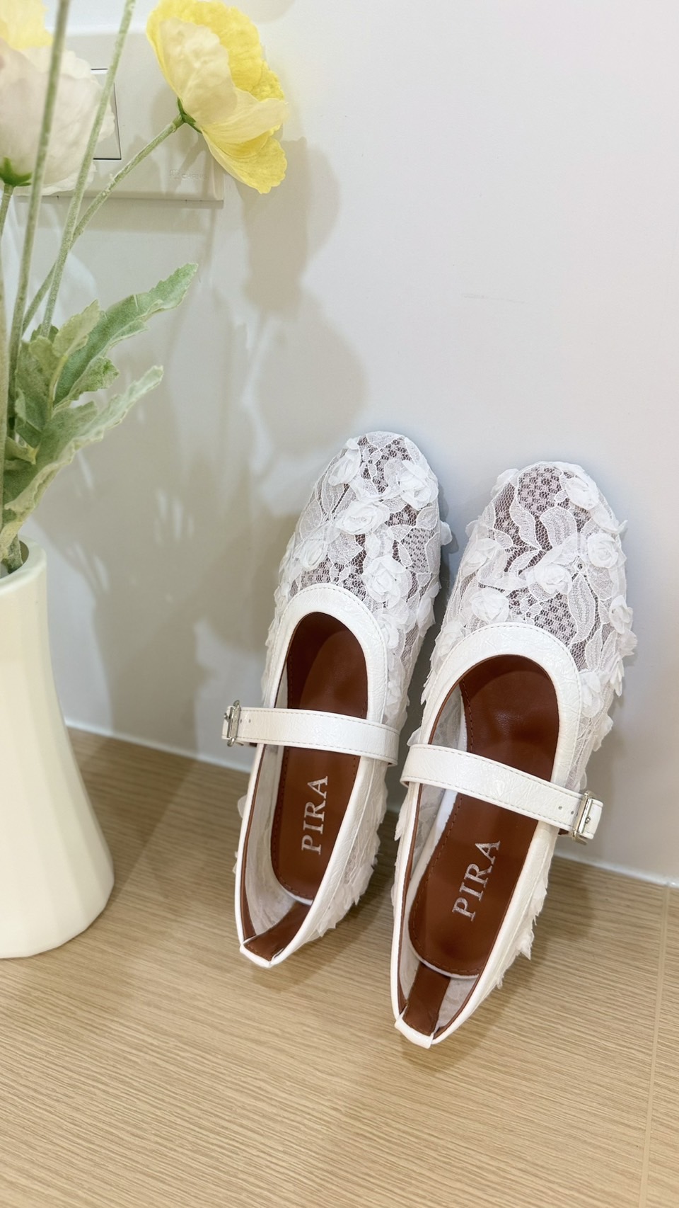 🛒𝙉𝙀𝙒 𝘼𝙍𝙍𝙄𝙑𝘼𝙇.. Mary Jane style 🎉 Flower 🌺 Mary Jane สวยจึ้งไม่ไหว😍 ลูกคุณต้องมี ป้ายยางานสวยมาใหม่ รุ่นนี้ใส่สบาย ดีไซน์เก๋ น้องเป็นทรงหัวมน ใส