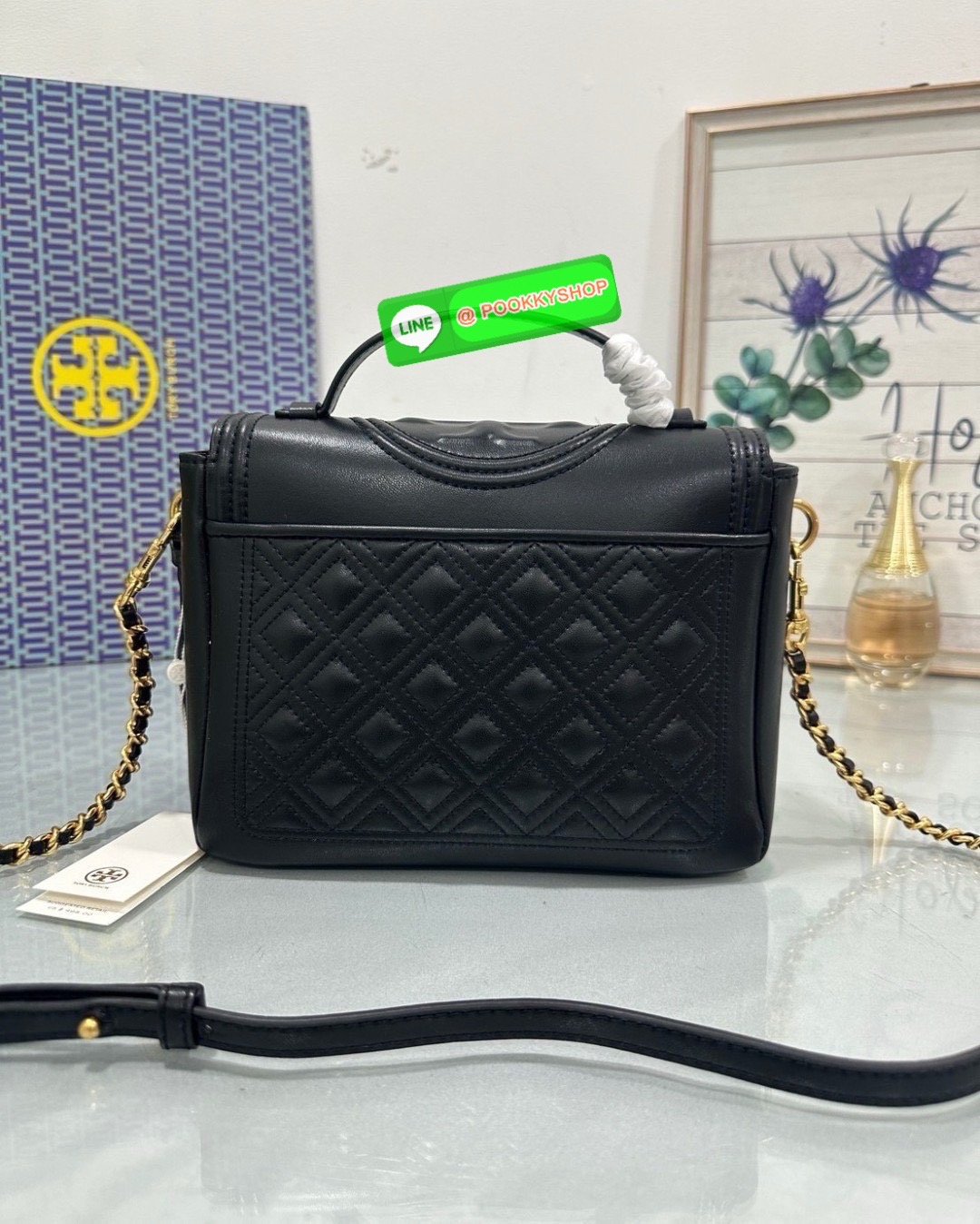 “🖤 Tory Burch Fleming Soft Mini Top Handle – หนังแท้นุ่ม ลาย Quilt หรูมีสไตล์ ถือก็สวย สะพายก็แพงในลุคเดียว ✨