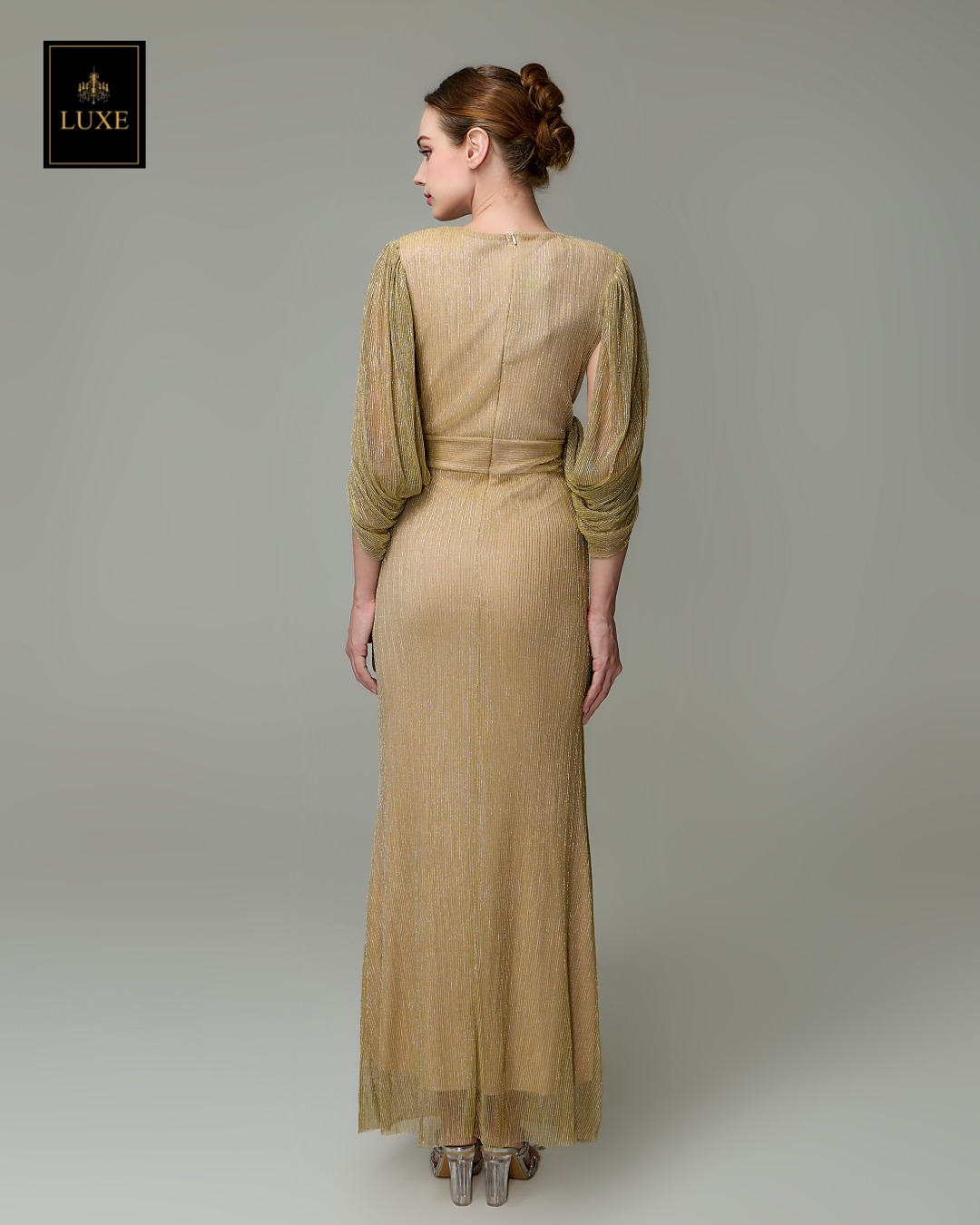 เดรสแฟชั่น แม็กซี่เดรสเสื้อคอวีคลุมแขน กระโปรงเข้ารูปตรงสะโพก