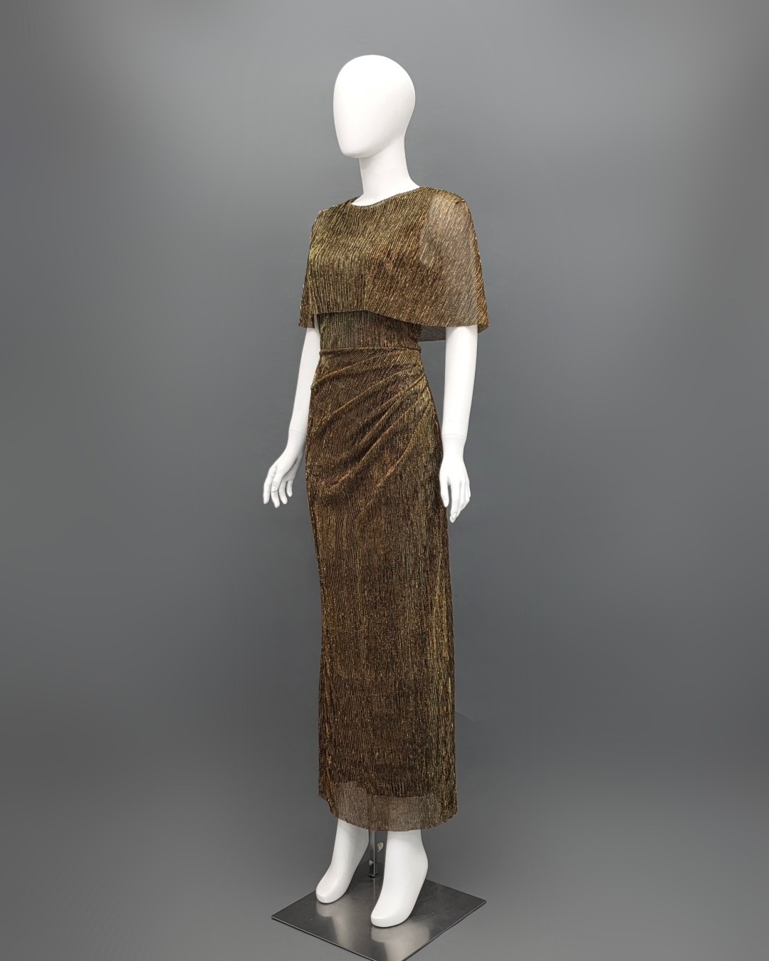 เดรสแฟชั่น เดรสเสื้อคอกลมแขนกุด ดีเทลเป็นเสื้อคลุมไหล่ในตัว กระโปรงทรงสอบจับเดรป