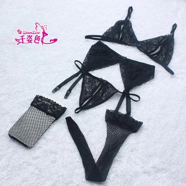 ชุดชั้นใน ชุดบิกินี่ ลูกไม้เซ็กซี่ ซีทรู สีดำ สวยเซ็กซี่ พร้อม จีสตริง +สายรัดถุงน่อง +ถุงน่อง ขอบลูกไม้