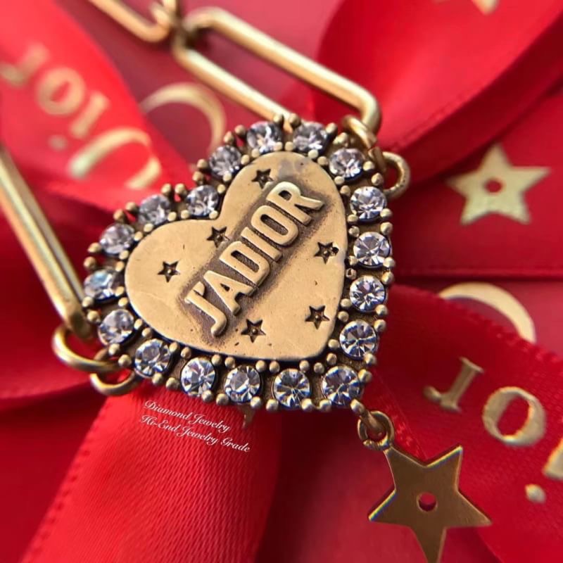 Super Hi-End Quality !!!! ((งาน 1:1 เกรดดีที่สุดในท้องตลาดค่ะ)) L’Amour Avenir Choker โช็คเกอร์ดิออ งาน 1:1 เหมือนแท้ที่สุด เหมือนทุกจุดค่ะ ตัวเรือนสีทองแอนทีค งานเพชร CZ แท้งานอย่างดี อะไหล่สีทองคลาสสิค สวยวิ้งมากๆเลยคะ สั่งผลิตจากต้นแบบแท้ ดาราเซเลปใส่ก