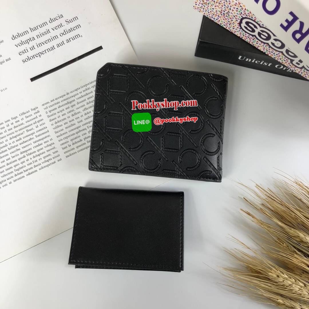 Calvin Klein Short Wallet กระเป๋าสตางค์ใบสั้น มาพร้อมกระเป๋าใส่บัตรใบเล็กอีก 1 ใบ จะมอบเป็นของขวัญหรือใช้เองก็แนะนำค่ะ