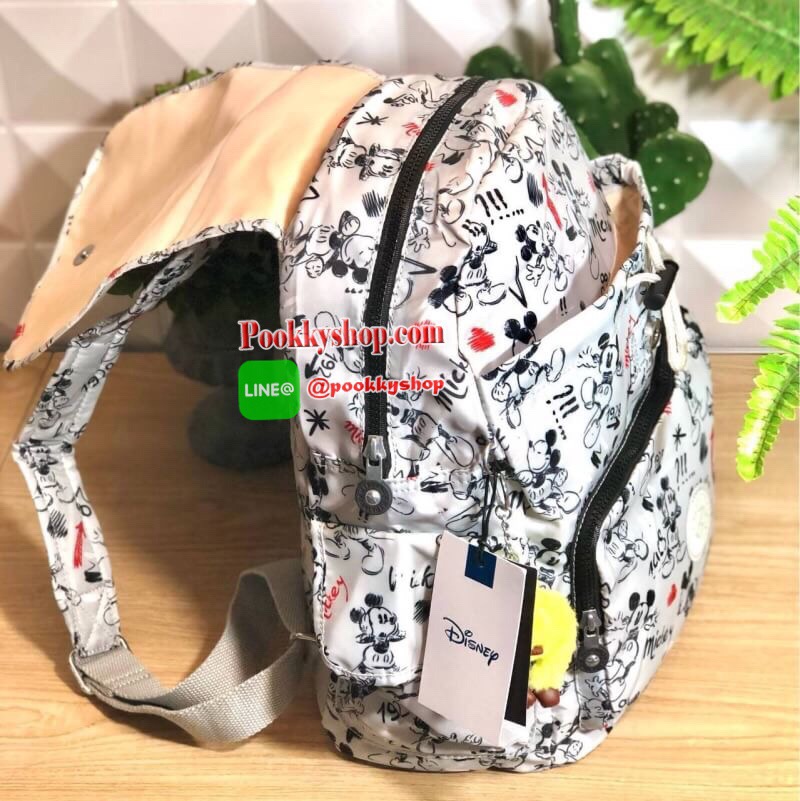 Kipling City Pack seoul go Medium Backpack Kipling Mickey Mouse collection มาพร้อมดีไซน์ทันสมัย สนุกสนาน ใช้งานได้อย่างคล่องตัว ด้วยสีและลายสุดคลาสสิก โดดเด่นด้วยพื้นที่ภายในและช่องต่างๆ ที่ให้คุณจัดเก็บของสำคัญได้ครบถ้วน