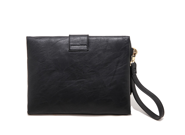 กระเป๋าหนังคลัชมือ Clutch แบรนด์ Forever21 หนังมีTexture ในตัว เนื้อหรูมากคะ ติดแท็คForever 21 ด้านใน ช่องใส่ของซิบใหญ่ 1 ด้านในมีซิปแบ่ง 1 ช่องแบ่งใส่ของ2ช่อง