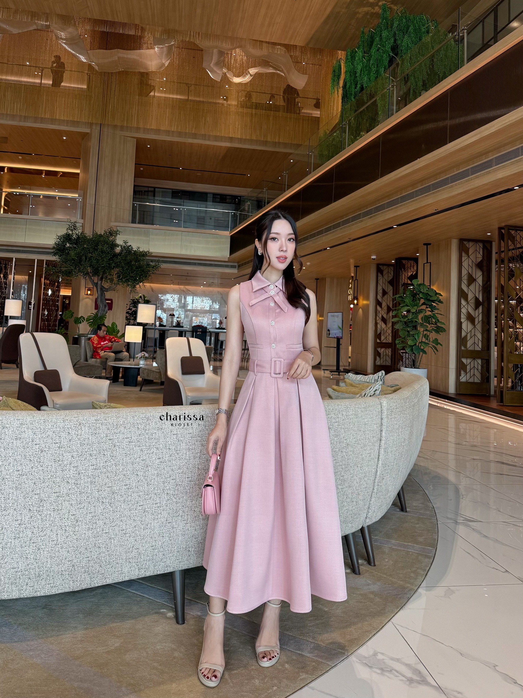 เดรสแฟชั่น เดรสผ้าพรีเมี่ยม มาพร้อมเข็มขัดและโชเกอร์