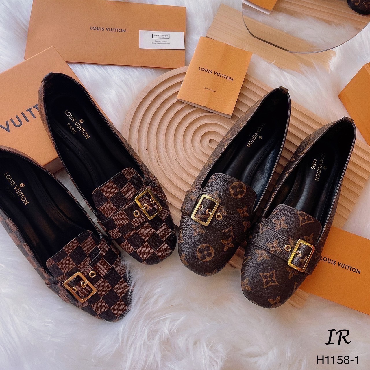 รีพีทแบบขายดี!!! พร้อมส่ง !!! LV คัทชูแต่งอะไหล่ หนังสวยมากกกก พื้นกันลื่น อย่างดี ปั้มแบรนด์งานดี มากค่ะ ถ้าเทียบ คุณภาพ ถือว่าเกินเบอร์เลยค่า