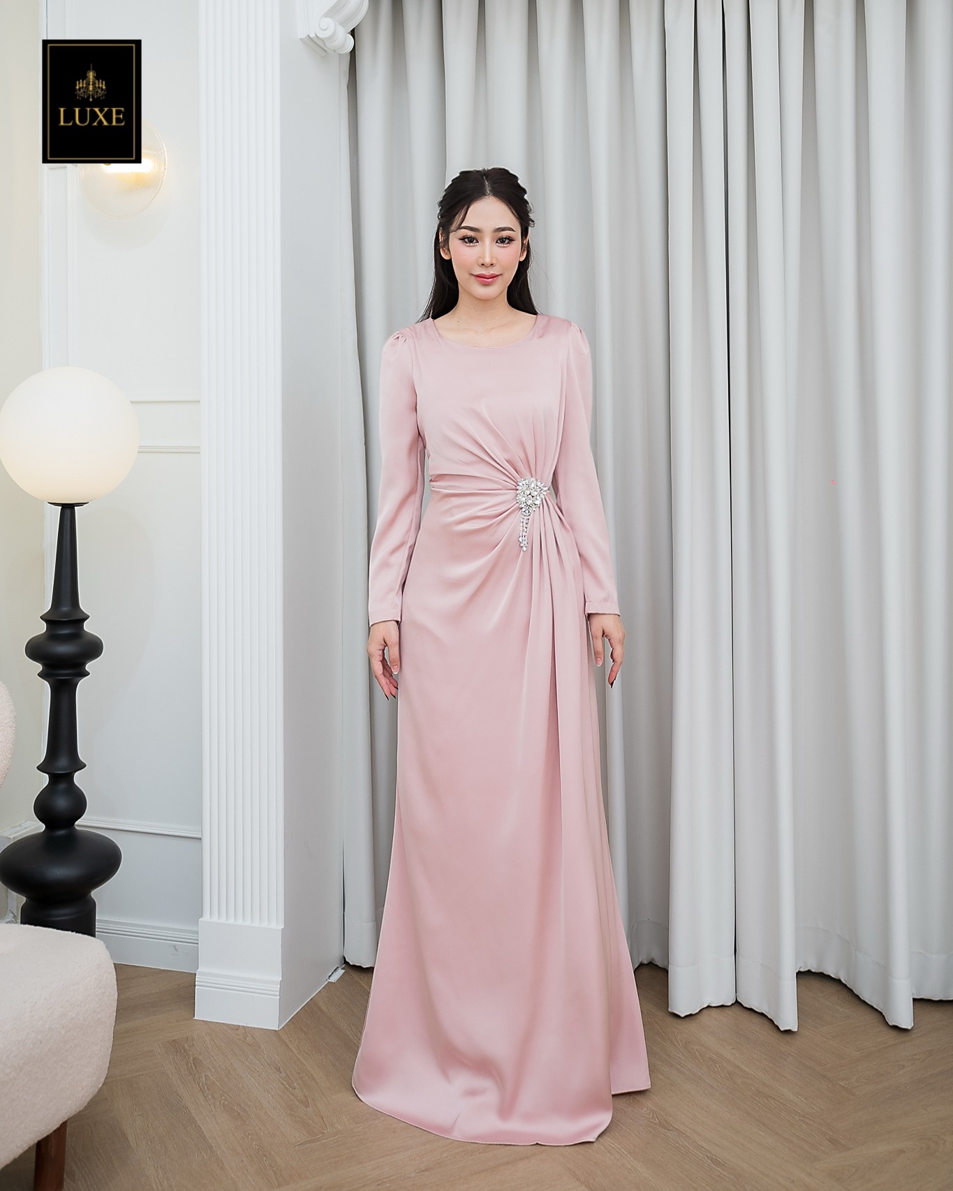 เดรสแฟชั่น แม็กซี่เดรสเสื้อคอกลมแขนยาว กระโปรงยาว ชายกระโปรงบาน