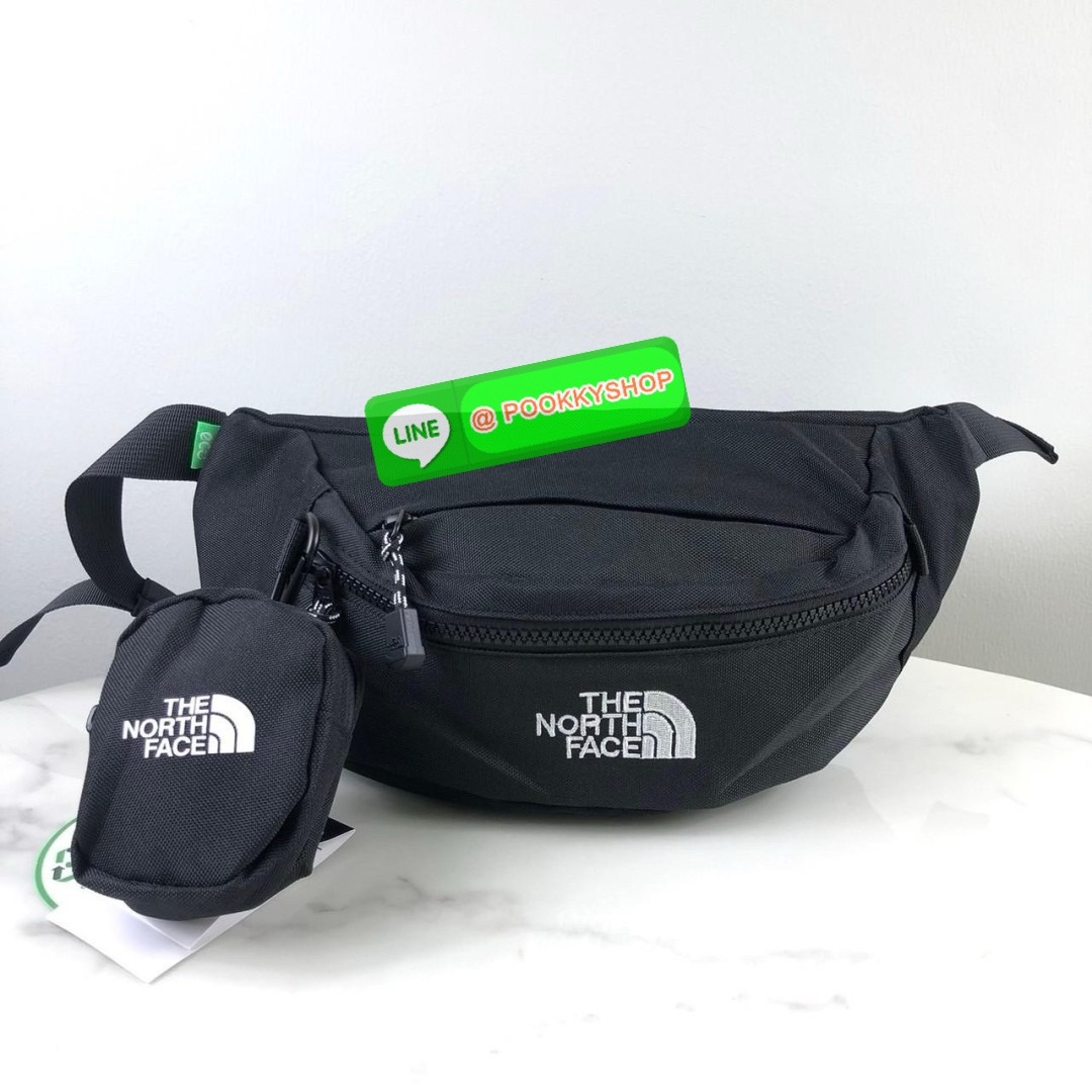 กระเป๋าคาดอก THE NORTH FACE สุดคุ้ม!!! ซื้อ 1 ได้ถึง 2 ใบ กระเป๋าใบใหญ่ เปิด-ปิดกระเป๋าด้วยซิป แบ่งเป็น 2 ช่องซิปค่ะ กระเป๋าใบเล็ก เปิด-ปิดด้วยซิป สามารถถอดแยกใช้งานได้ค่ะ สายสะพาย สามารถปรับได้ Free Size