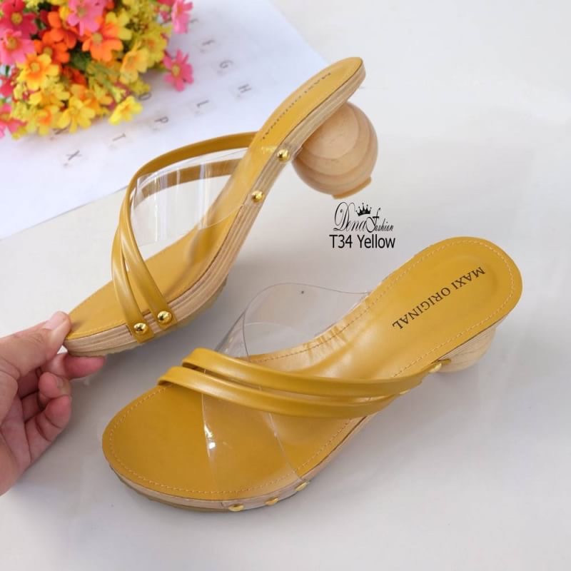 T34 เกี๊ยะส้นตุ่ม สวยขนาดนี้ ไม่สนยังไงไหว งานสวยทำยาก ในราคาเบา สวยเกินราคาจริงๆจ้า ดีเทลทรงสวมหน้าไขว้ ทนทานด้วยงานตอกหมุด หรูหราดูแพง ที่คุณห้ามพลาด