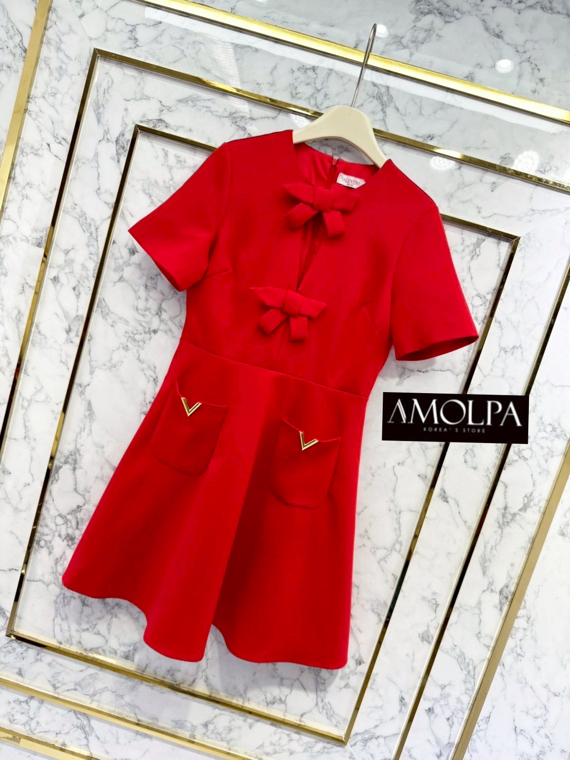 DRESS VALENTINO 1:1 HI-END ทรงสวย เป๊ะ ใส่แล้วสวยเข้ากันลงตัวมากๆค่ะ ไม่ผิดหวังแน่นอนนนนค๊า ห้ามพลาดเลยน้า