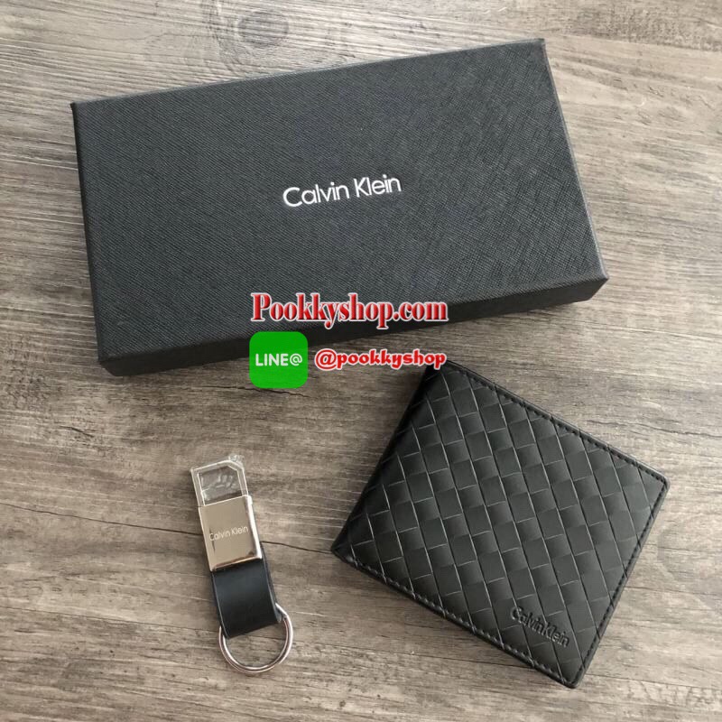Calvin Klein Leather Credit Card Fold with Metai Clio Key Fob Set กระเป๋าสตางค์ใบสั้น Set สุดคุ้มมอบให้เป็นของขวัญหรือใช้เองก็แนะนำค่ะ