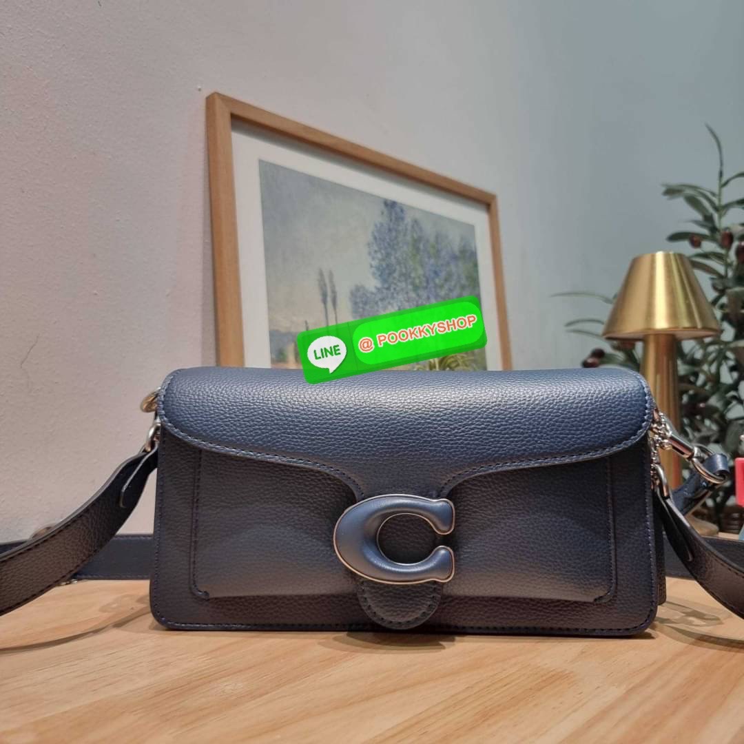 COACH CH735 TABBY SHOULDER BAG 26 🔆 Details ดีไซน์ใหม่ปี 2023 กับกระเป๋าสะพายไหล่สุดฮอต วินเทจย้อนยุค สวยคมชัด คลาสสิคใช้ได้ทุกลุค เปิด-ปิดด้วยแม่เหล็กในตัว รับรองแน่นหนา ด้านหลังมีช่องแยก ภายในเป็นช่องโล่ง ขนาดกำลังสวย มีสายสะพายมาให้ถึง 2 แบบ สา