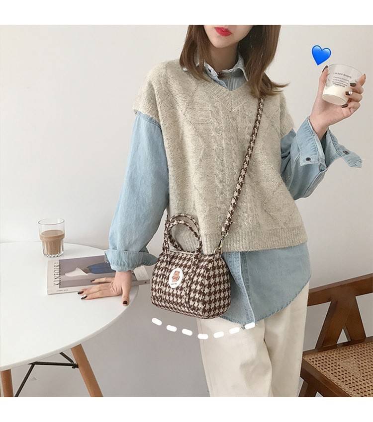 รุ่นใหม่ พร้อมส่ง!!!!!! Bakery Bear bottle bag กระเป๋าถือน่ารักขนฟู มาพร้อมสายสะพายยาวที่ถอดออกได้ ใช้งานได้ตามชอบ