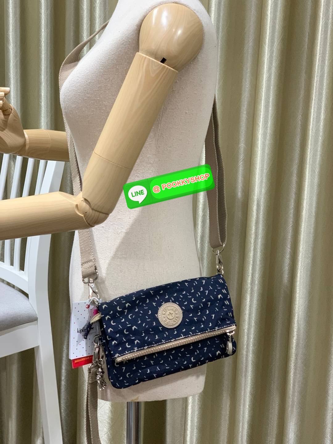 💕 Kipling Multiple Small Crossbody Belt Bag 3 in 1 กระเป๋าที่เป็นได้มากกว่าถือคลัชท์ ขนาดกะทัดรัด มีสะพายแยกนำมาสะพายไหล่หรือคาดอก คาดเอวก็ได้ มีสายสะพายสั้นและยาวอย่างละ1เส้น ถอดสับเปลี่ยนใช้งานได้ และยังสามารถถอดสายออก ใช้เป็นกระเป๋าคลัชได้ ใช้ง