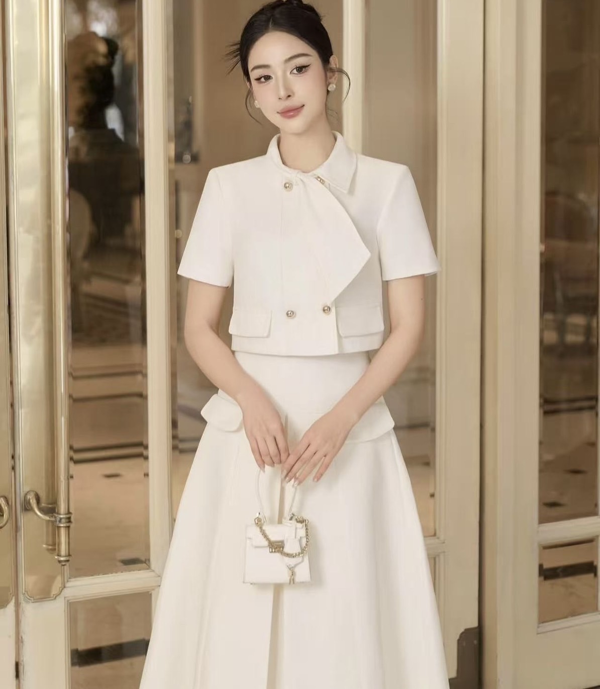 ชุดเซทแฟชั่น เสื้อแขนสั้น ดีเทลสุดเก๋ กระดุมหน้าสีทอง กระโปรงทรงเอ A-Line ดีไซน์สวยเก๋