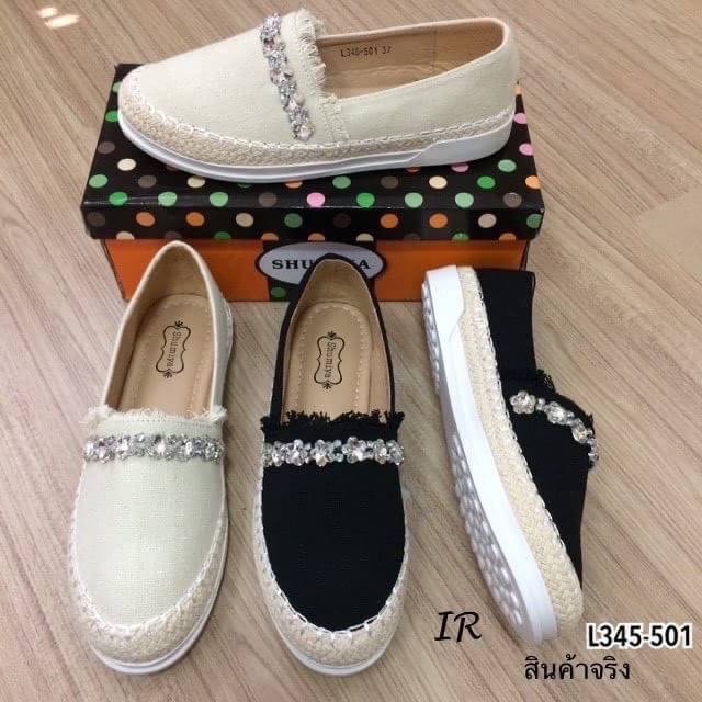 แบบขายดี!!! พร้อมส่ง สำหรับสาวที่กำลังมองหารองเท้าไอเทมสวยๆ ดีไซน์เก๋ๆ ร้านขอแนะนำคู่นี้เลยค้า ผ้าใบแคนวาสแต่งอะไหล่เพชรคาด พื้นนิ่ม เสริมยกพื้นหนา 1 นิ้ว ส้นยางกันลื่น งานดีพรีเมี่ยม ใส่สวยวิบวับ แนะนำเลยคร้า