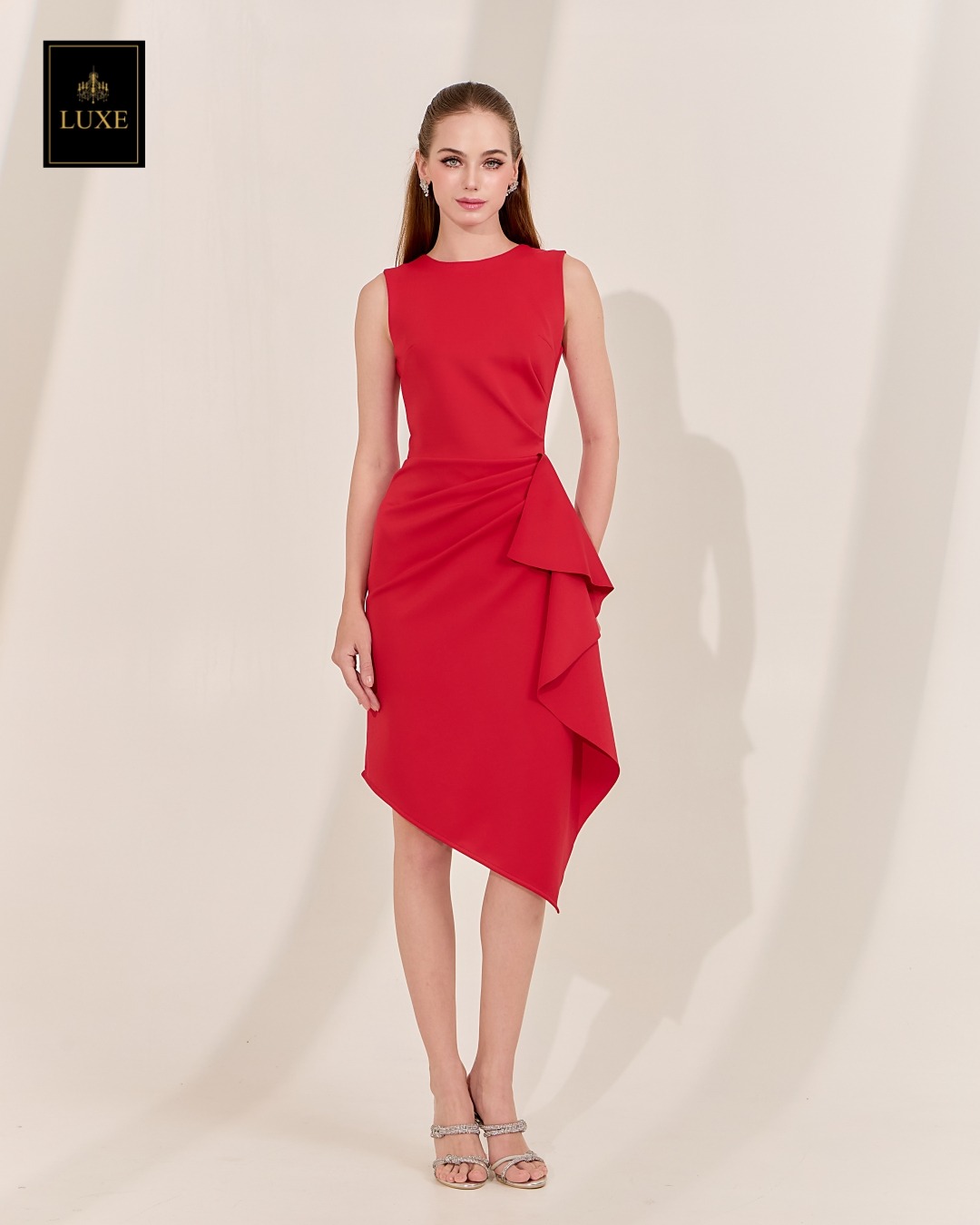 เดรสแฟชั่น เดรสเสื้อคอกลมแขนกุด กระโปรงทรงสอบ แต่งระบายข้าง ปลายเฉลียง