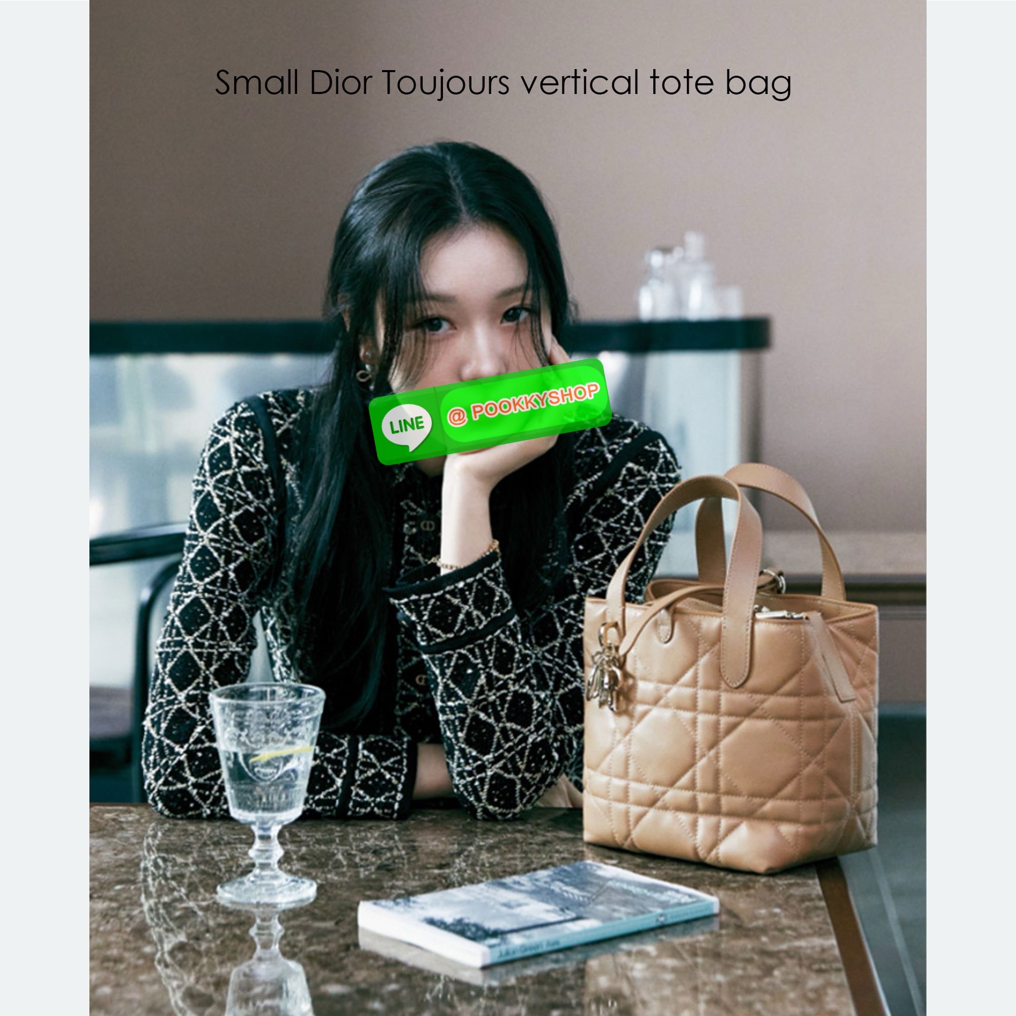 Dior Small Dior Toujours vertical tote bag 18cm กระเป๋าสะพายทรงบัคเก็ตไซส์ใหม่กะทัดรัด คลาสสิคหนังสวยหรูหราเกินราคา ดีไซน์นุ่มนวลทันสมัย ภายในโล่งกว้าง อัฟลุคปังได้ไม่ยากเลยสำหรับใบนี้ เป็นไอเท็มที่ควรมีไว้ติดบ้านอีกใบเลยน้า
