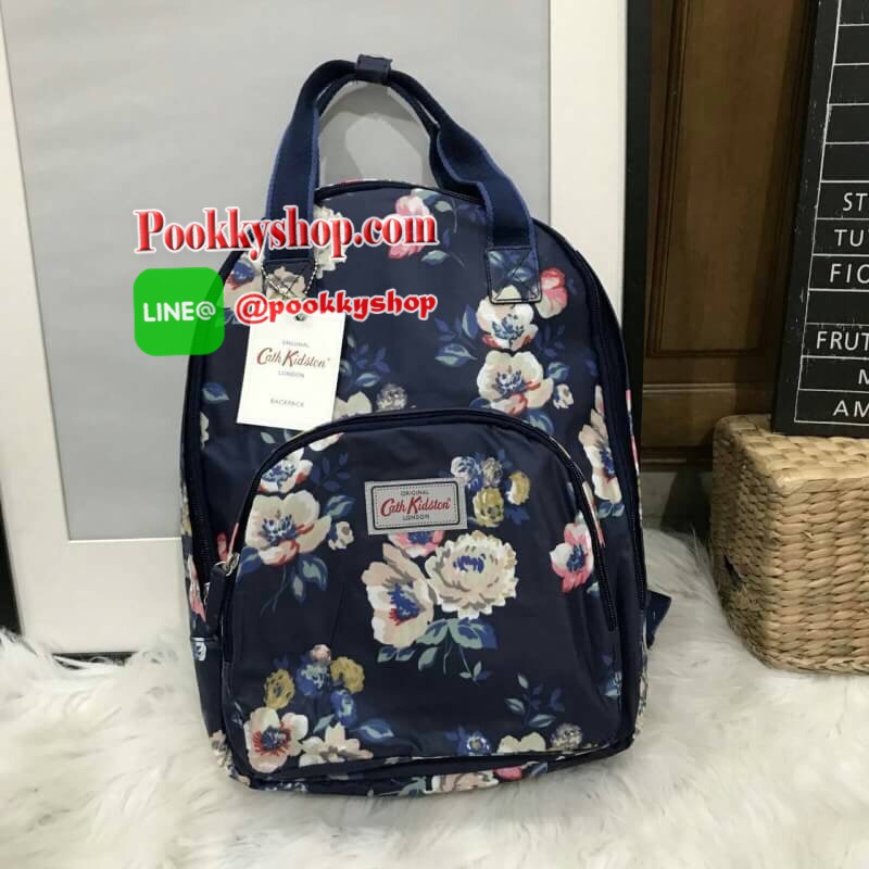 New Arrival cath kidston multi pocket backpack กว่าจะได้รุ่นนี้หายากมากๆนะค่า เพราะในช้อปก็มาเร็วไปเร็วค่า ใบนี้คุ้มมากๆเพราะว่ามีช่องหลักถึง 3 ช่องค่ะ ด้านหลังมีช่องแยกบุนุ่นอย่างดี สามารถใส่แลปท้อปได้ค่ะ ส่วนช่องกลางเป็นช่องสัมภาระใหญ่ แยกเป็นสัดส่วนค่ะ