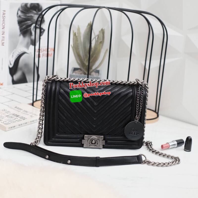 พร้อมส่งไม่ต้องรอค่า รุ่นขายดีมาก 👍👜 BestSeller! Keep chain large shoulder bag กระเป๋าทรงยอดฮิตคะ รุ่นนี้รับประกันความสวย คอลเลคชั่นใหม่ตัวกระเป๋าทำมาจากหนัง Microfiber เนื้อดี สวย ทน ขึ้นกว่าเดิมเยอะ !!