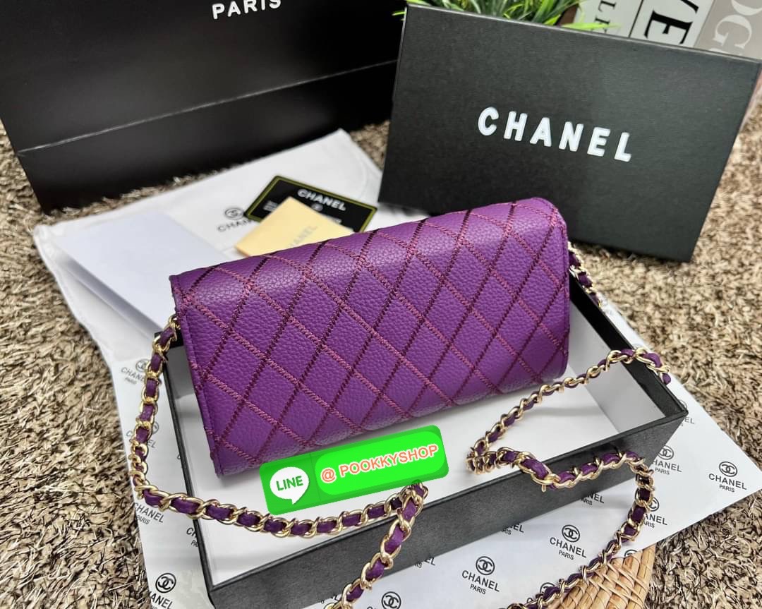 New in! สวยกริปมากๆค่ะ สาวๆที่มีบัตรเยอะๆหรือชอบพกเงินสดเยอะๆ แนะนำรุ่นนี้เลยค่ะ ไม่ผิดหวังแน่นอน CHANEL CHAIN WALLET//CLUTCH BAG ((vip gift ตปท)) พร้อมส่ง บอกเลยน้องสวย ไร้ที่ติเลยค่า! กับกระเป๋าสะพายแบบครอสบอดี้ร์หรือถือแบบคลัทเป็นกระเป๋าเงินเก๋ๆได้เลยค