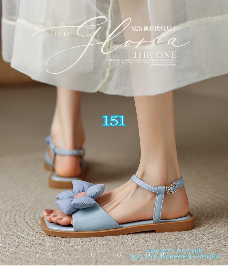 มาเพิ่มค่ะ‼️ รองเท้าแตะรัดส้น หลากสไตล์ ได้ทั้งความสวยและสบาย ที่สำคัญนอกจากดีไซน์น่ารัก สไตล์ลูกคุณหนู ปรับสายคาด ไปหน้า มาหลังได้ตามชอบ รัดส้นเพิ่มความกระขับ ใช้งานได้ตามที่ต้องการ คอมพลีทลุควันหยุดสบายๆ ให้ดูเก๋ไก๋แล้วยังสบายเท้ากว่าเดิม